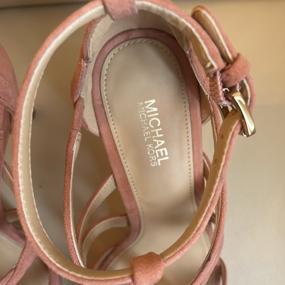 MICHEAL Michael Kors Sandra Platform Suede - Picture 5 of 10